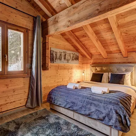 Alaska شاليه لا تزوماز