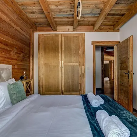 Alaska Chalet