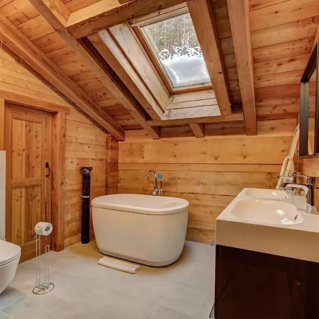 Chalet Alaska